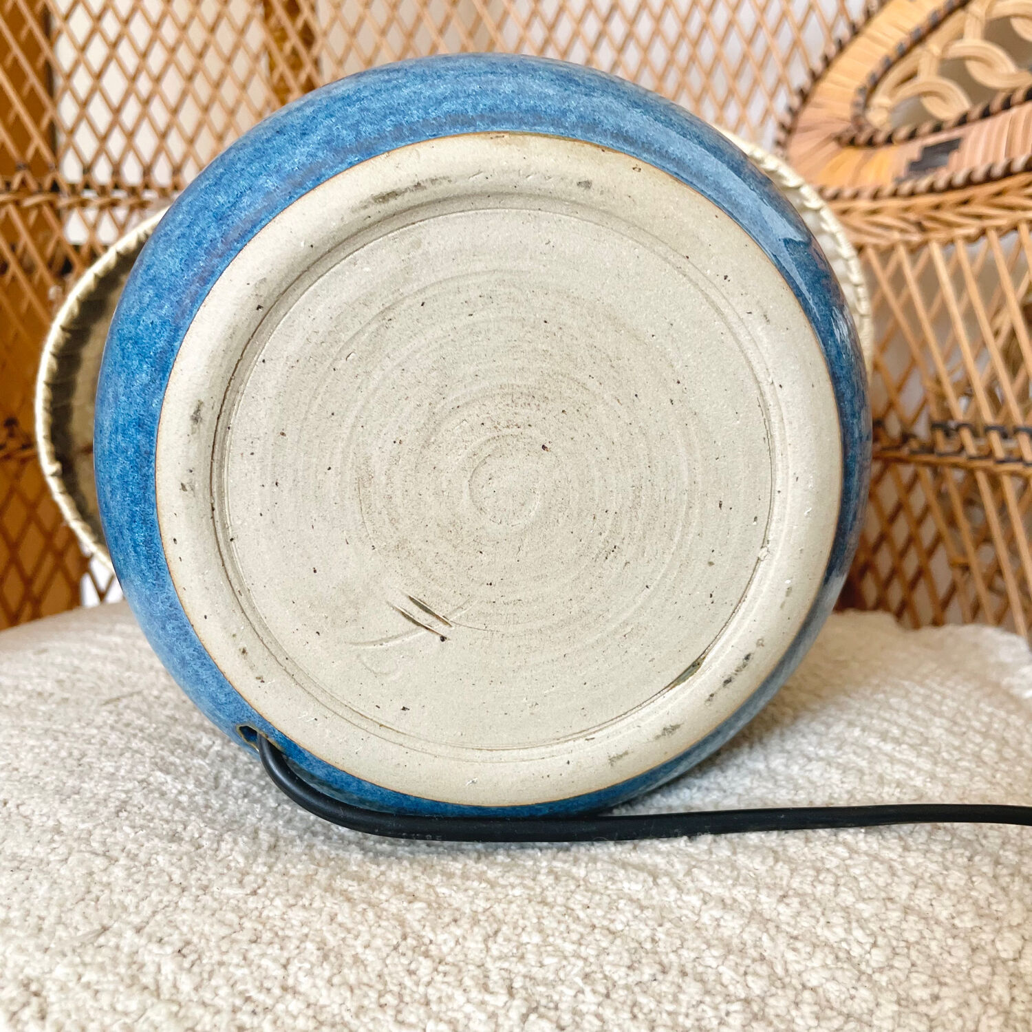 Blue wool lamp