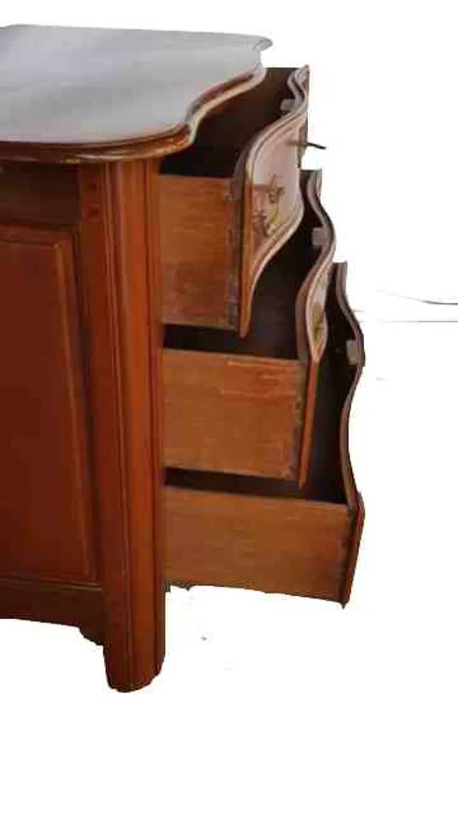 18th century mahogany chest of drawers