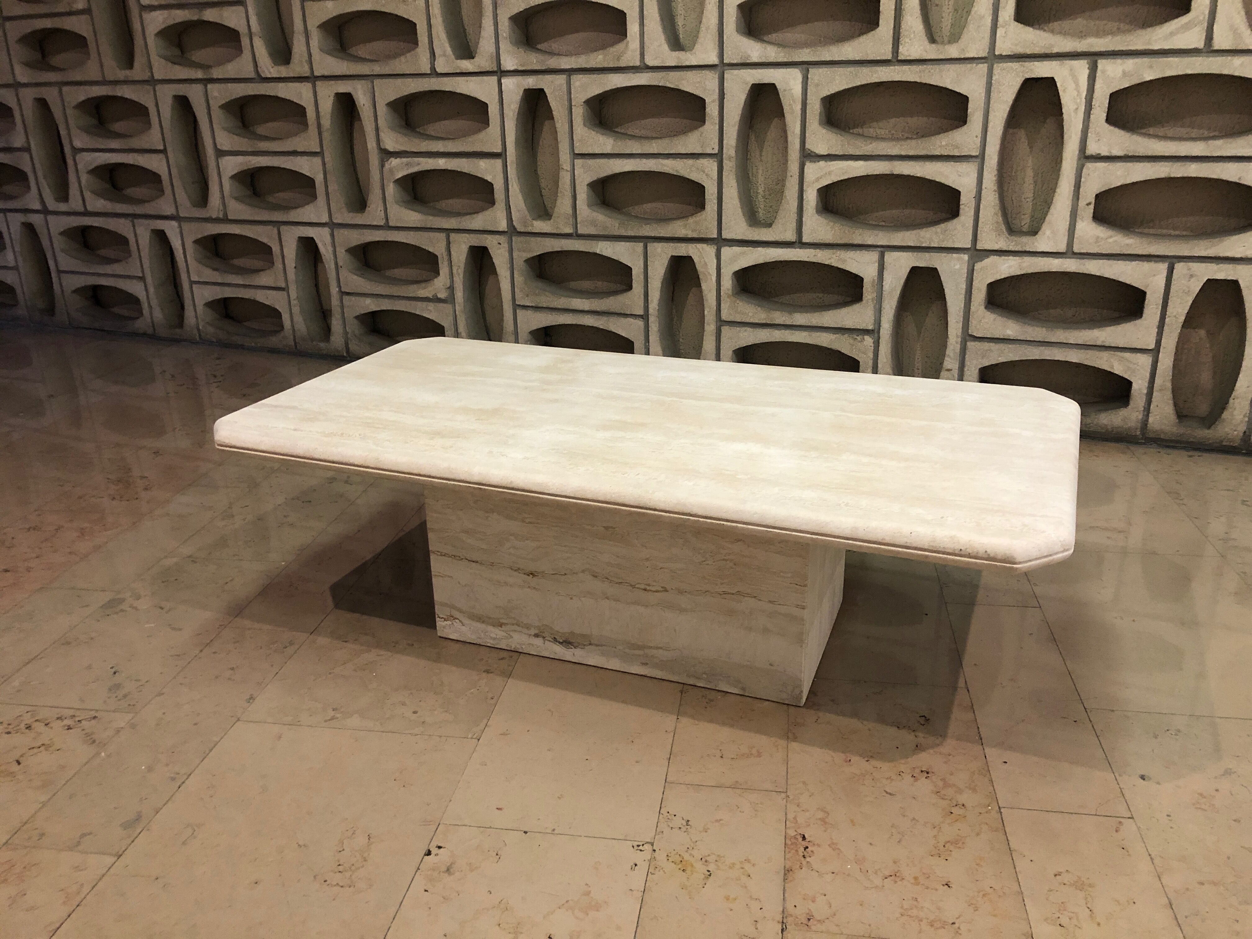 Coffee table in travertine chalk color