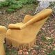 Paire de fauteuils crapaud jaune beige velours frange