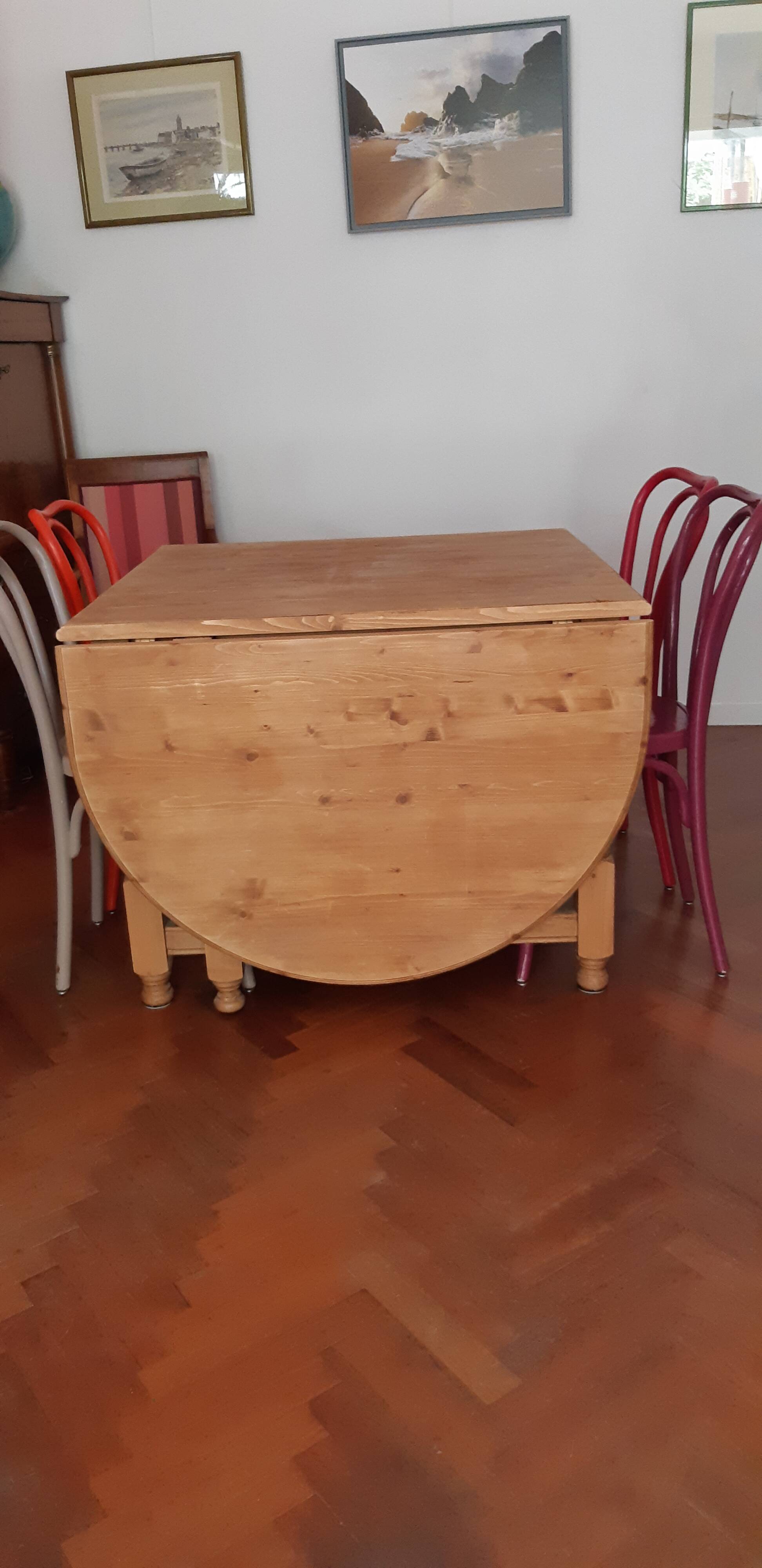 Cateleg table