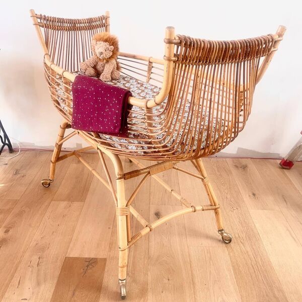 Berceau pirogue rotin vintage
