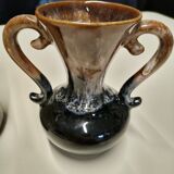 Vintage vase with double handle