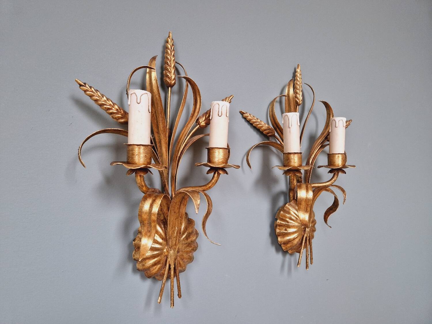 Pair of Italian wall sconces in gilded metal