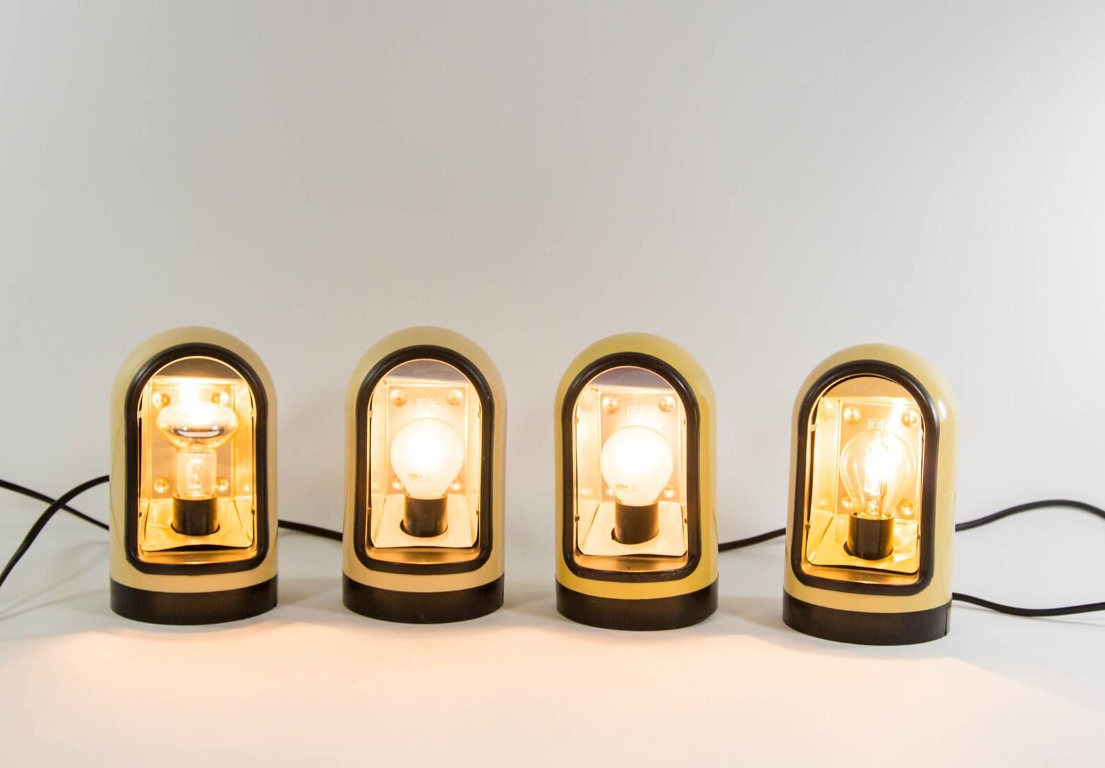 Table lamp and beige applique inside aluminum 70s