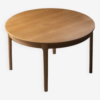 Extendable round dining table in oak, Denmark, 1970s