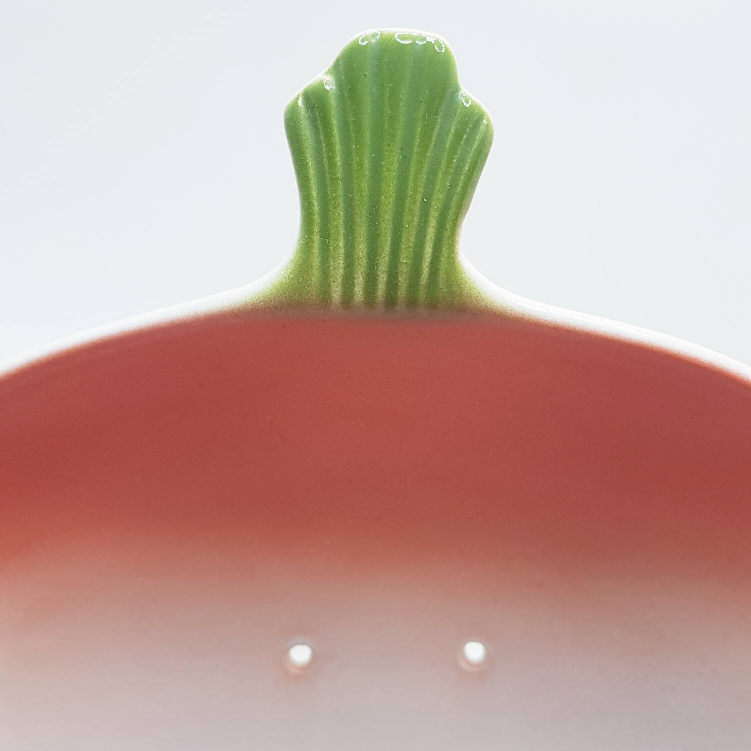 Ceramic radish colander