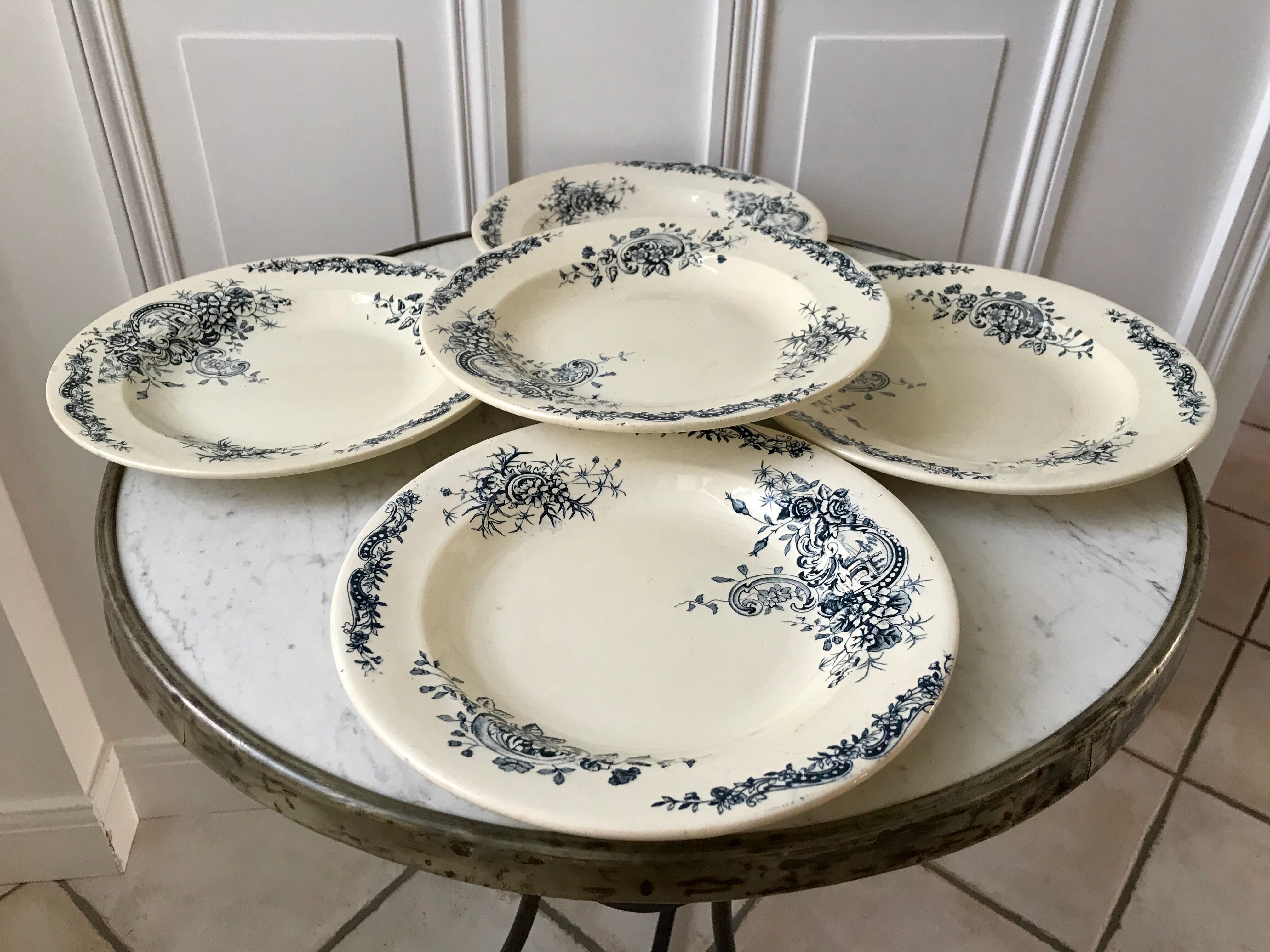 Set of 5 hollow plates Terre de Fer Salins model "Rocaille"