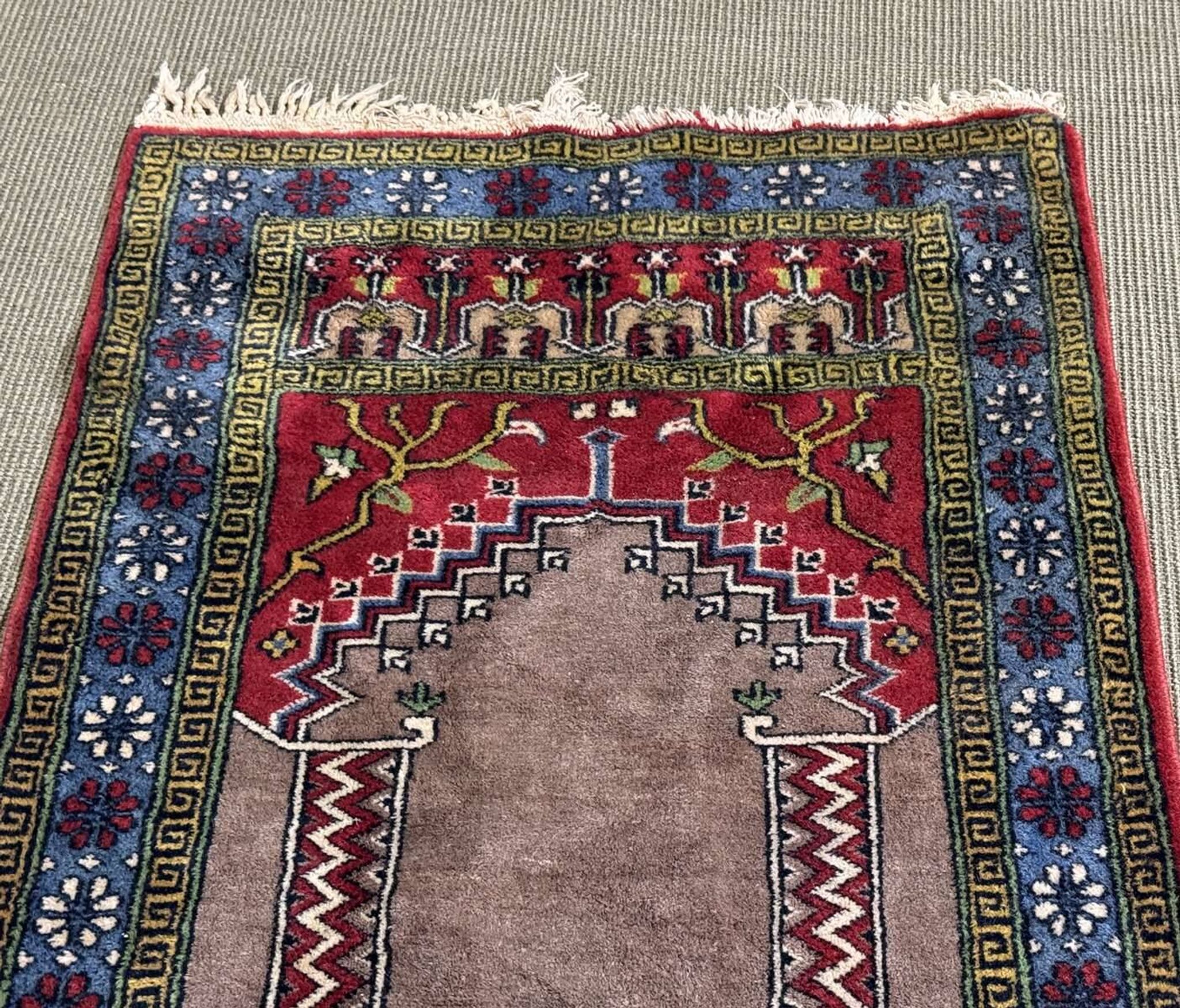 Handmade wool Iranian carpet - 1.26m x 0.75m