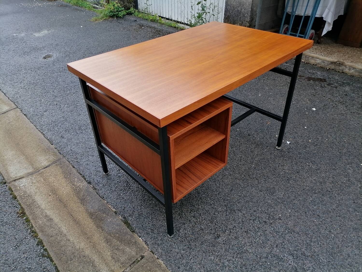Bureau. vintage. année. 60