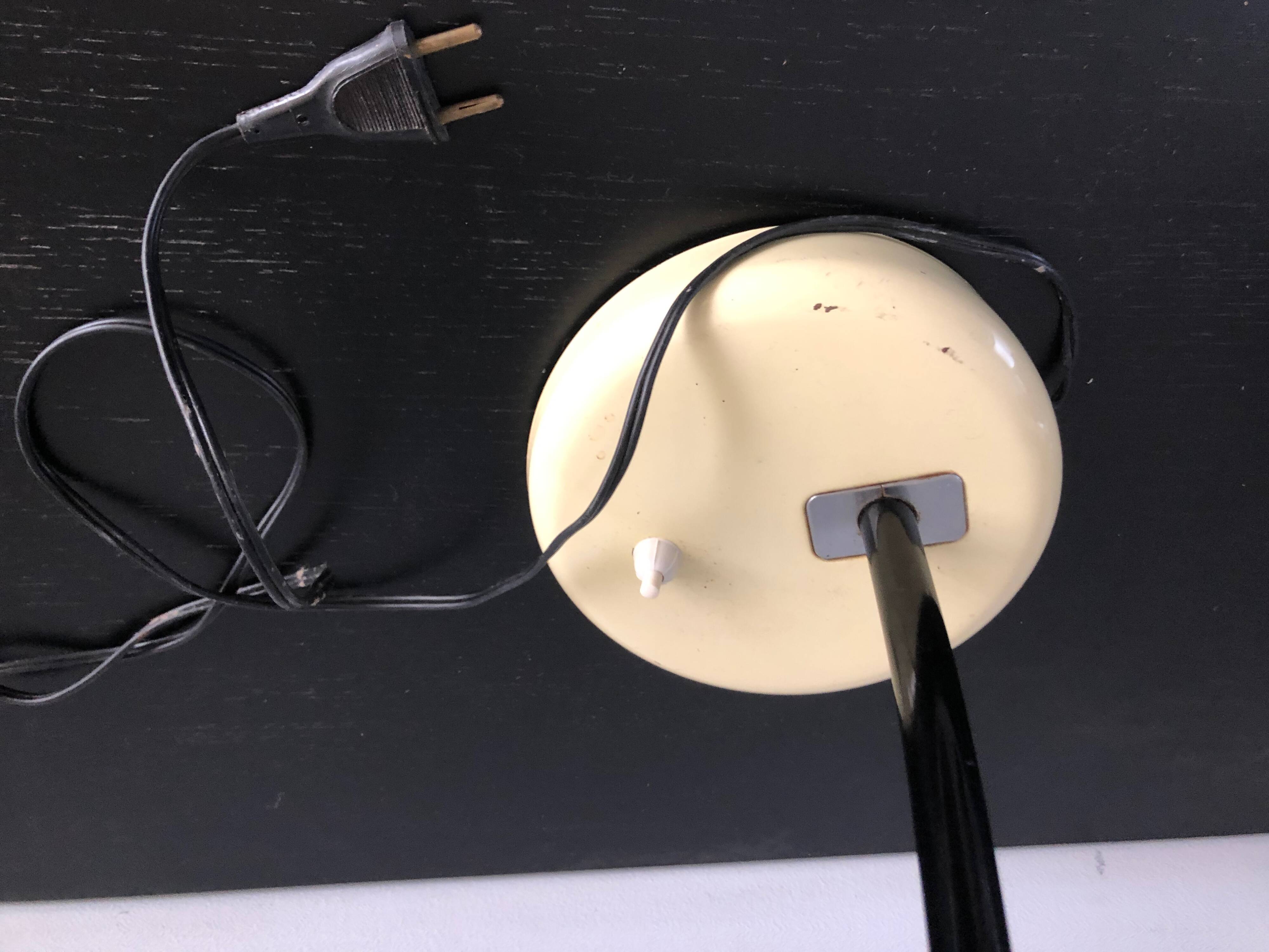 1960s adjustable desk lamp – cream lacquered metal