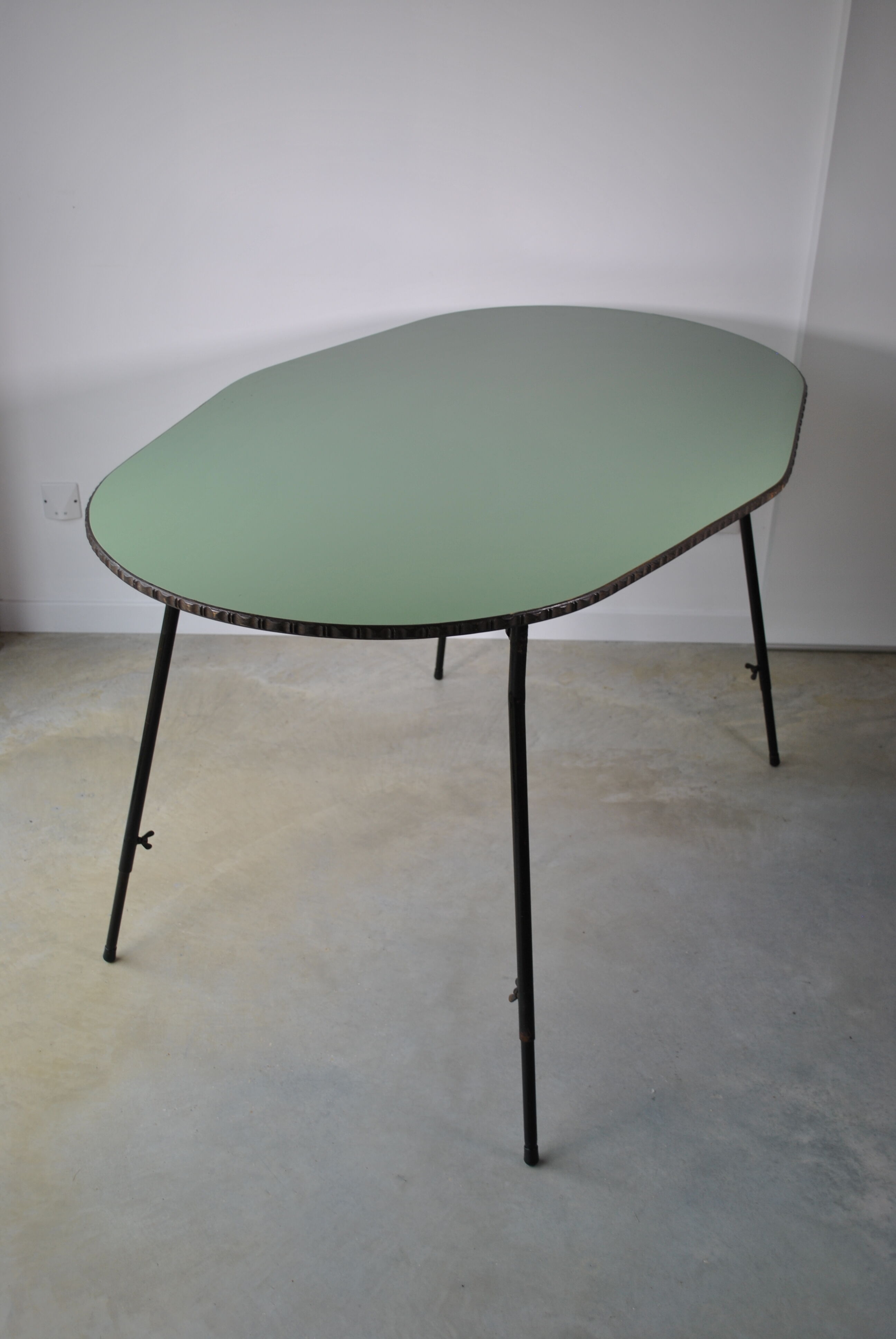Vintage table adjustable in height 1970