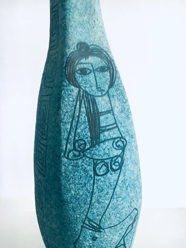 Art ceramics sgraffito table lamp attributed to Alvino Bagni for Raymor, Italy, 1960s.