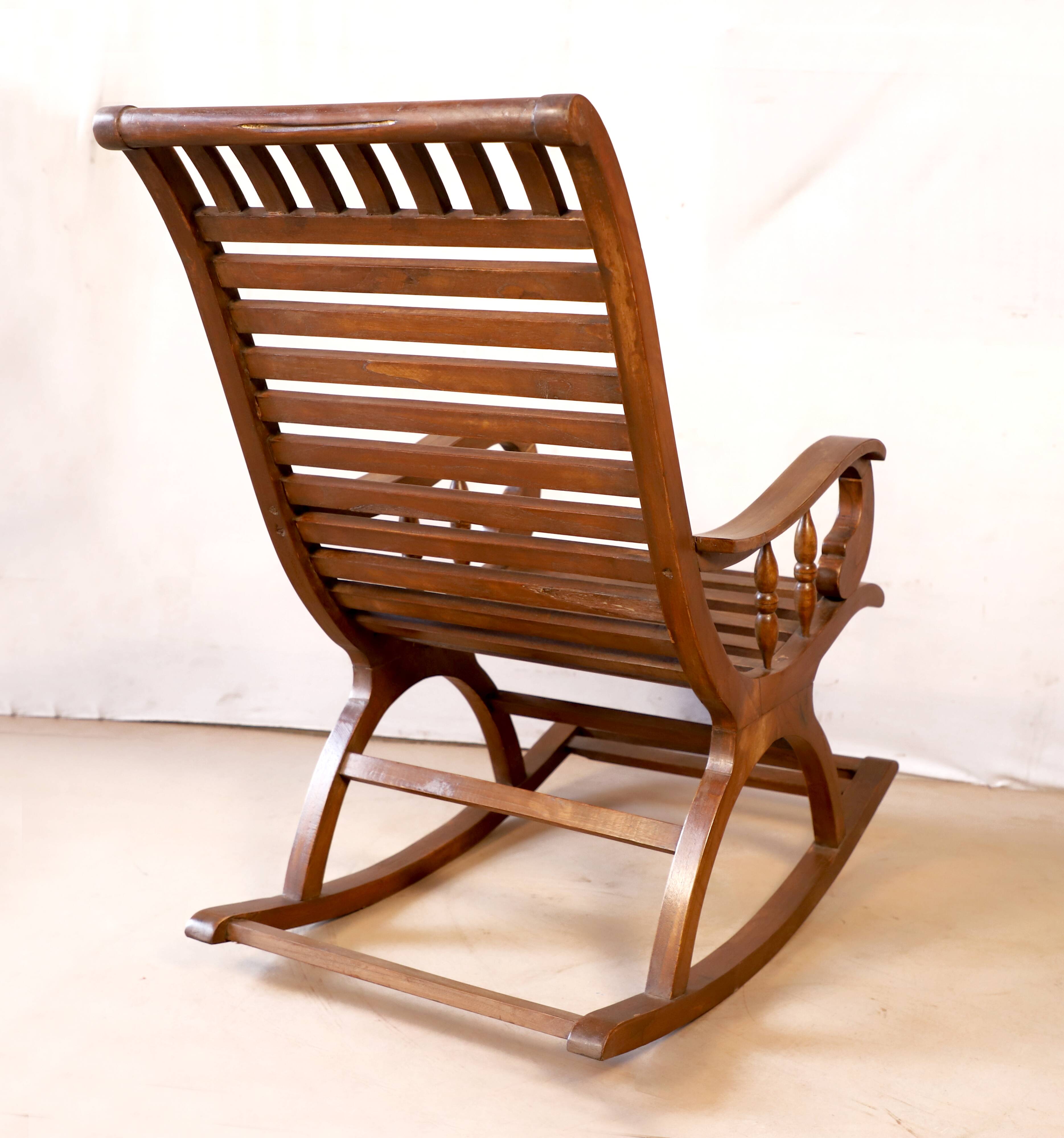 Rocking- chair in teak flesh