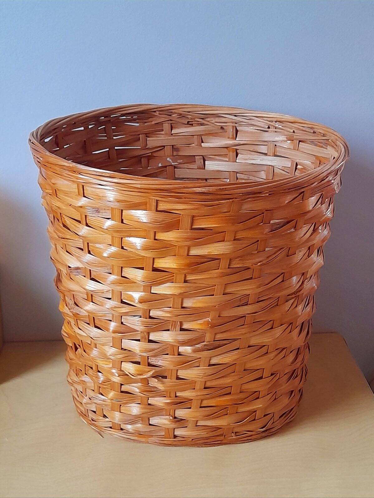 Corbeille à papier ou cache pot en osier