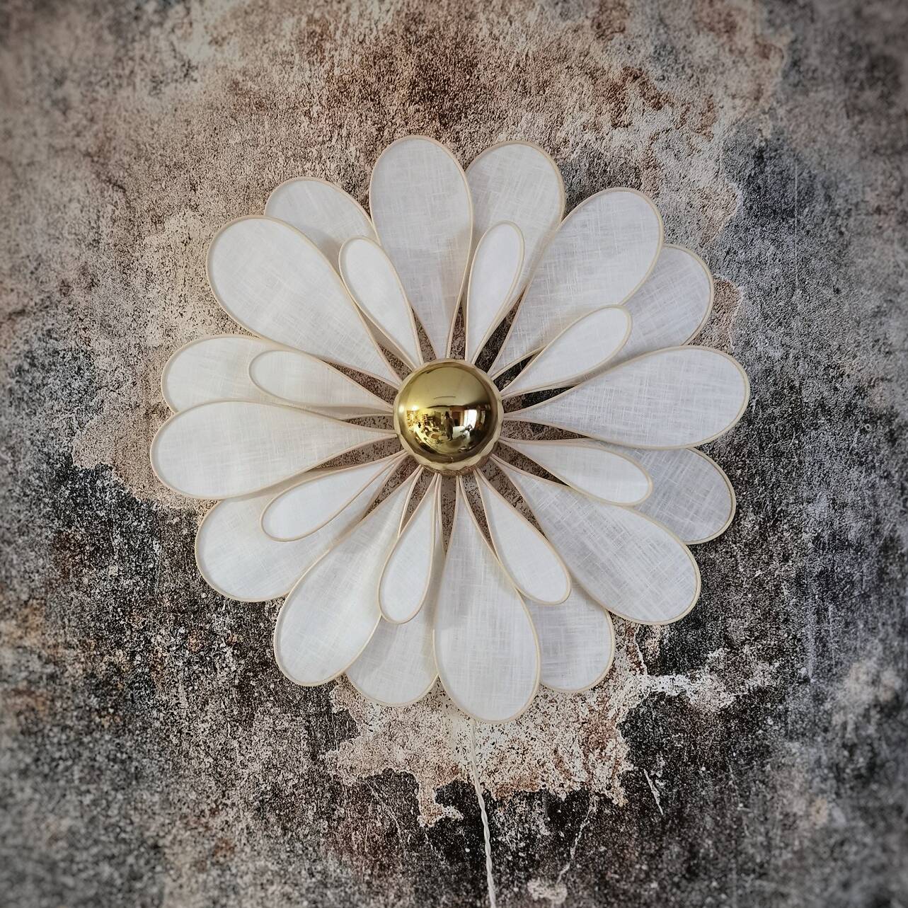 Flower wall light