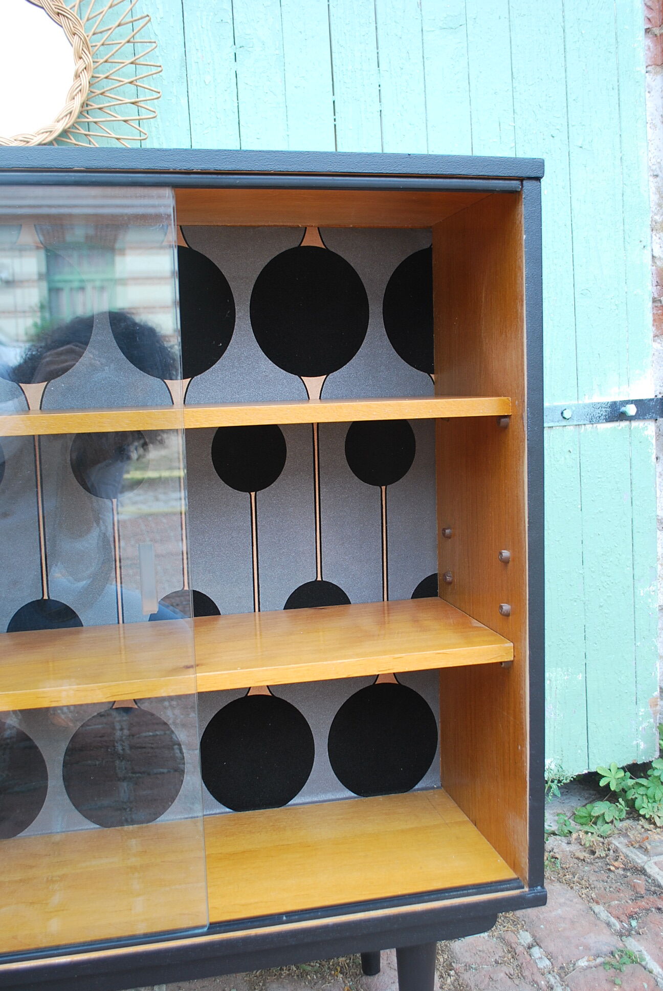 Renovated vintage showcase library