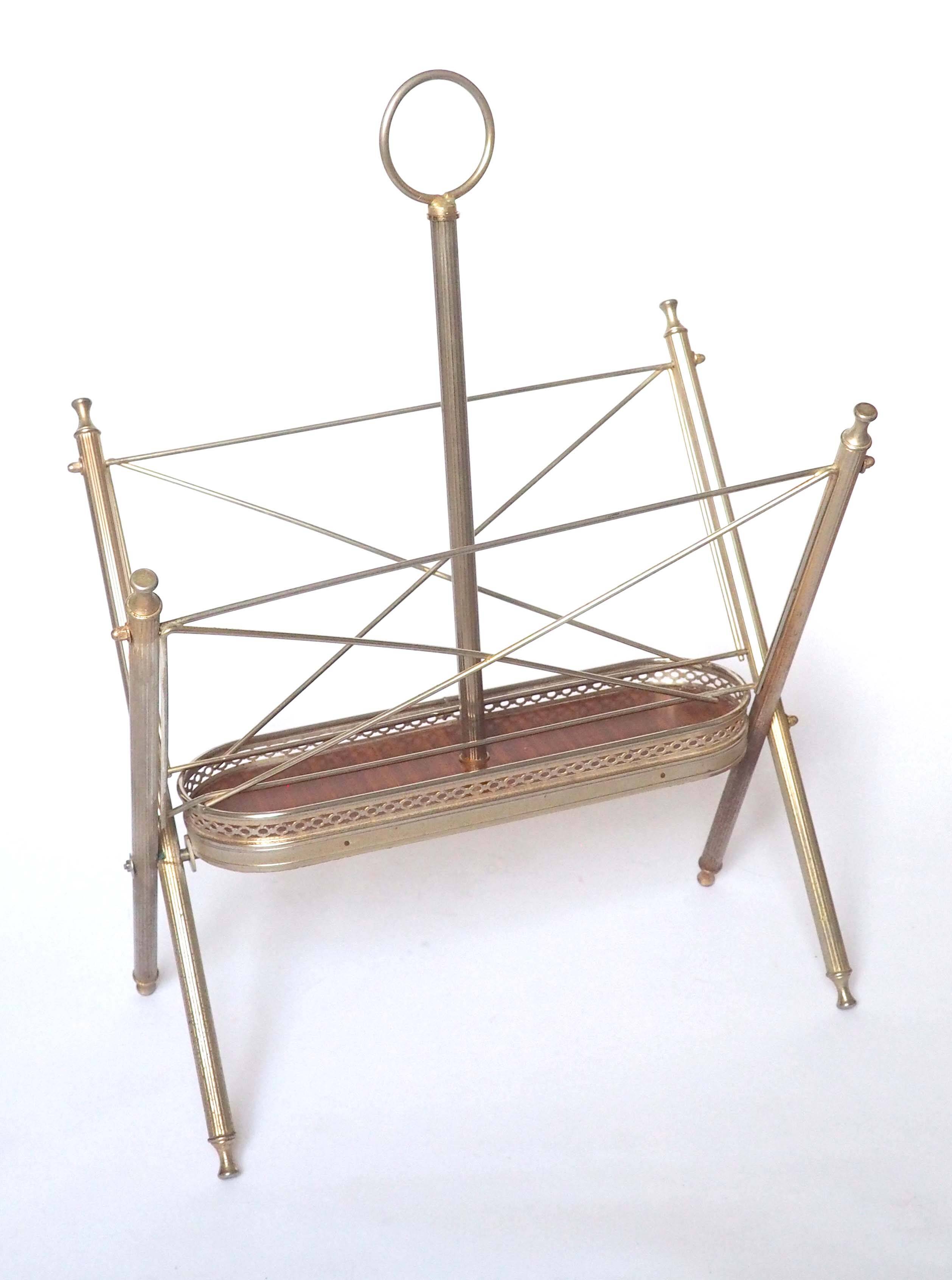 Folding magazine rack