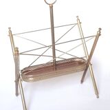 Folding magazine rack