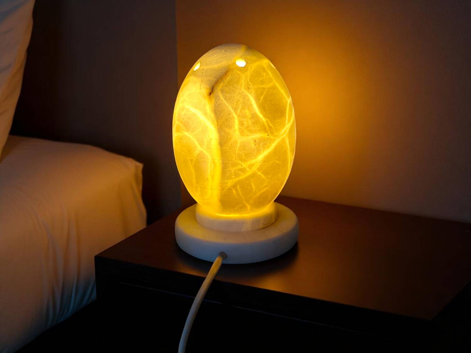 Vintage 1990 Alabaster Egg-Shaped Lamp - Soft Ambient Glow