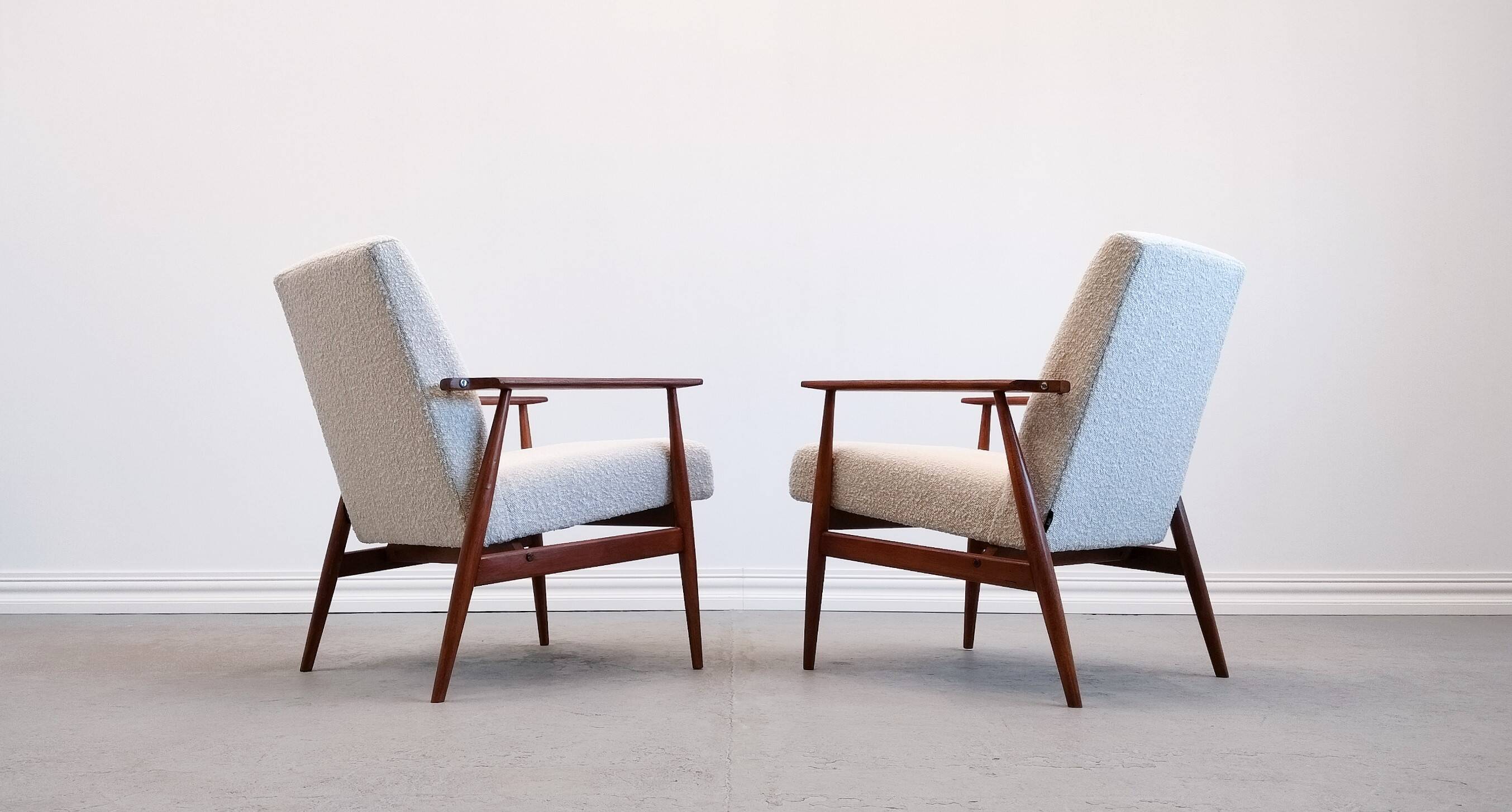 Mid-Century Ivory Boucle Armchairs by Henryk Lis, 1967