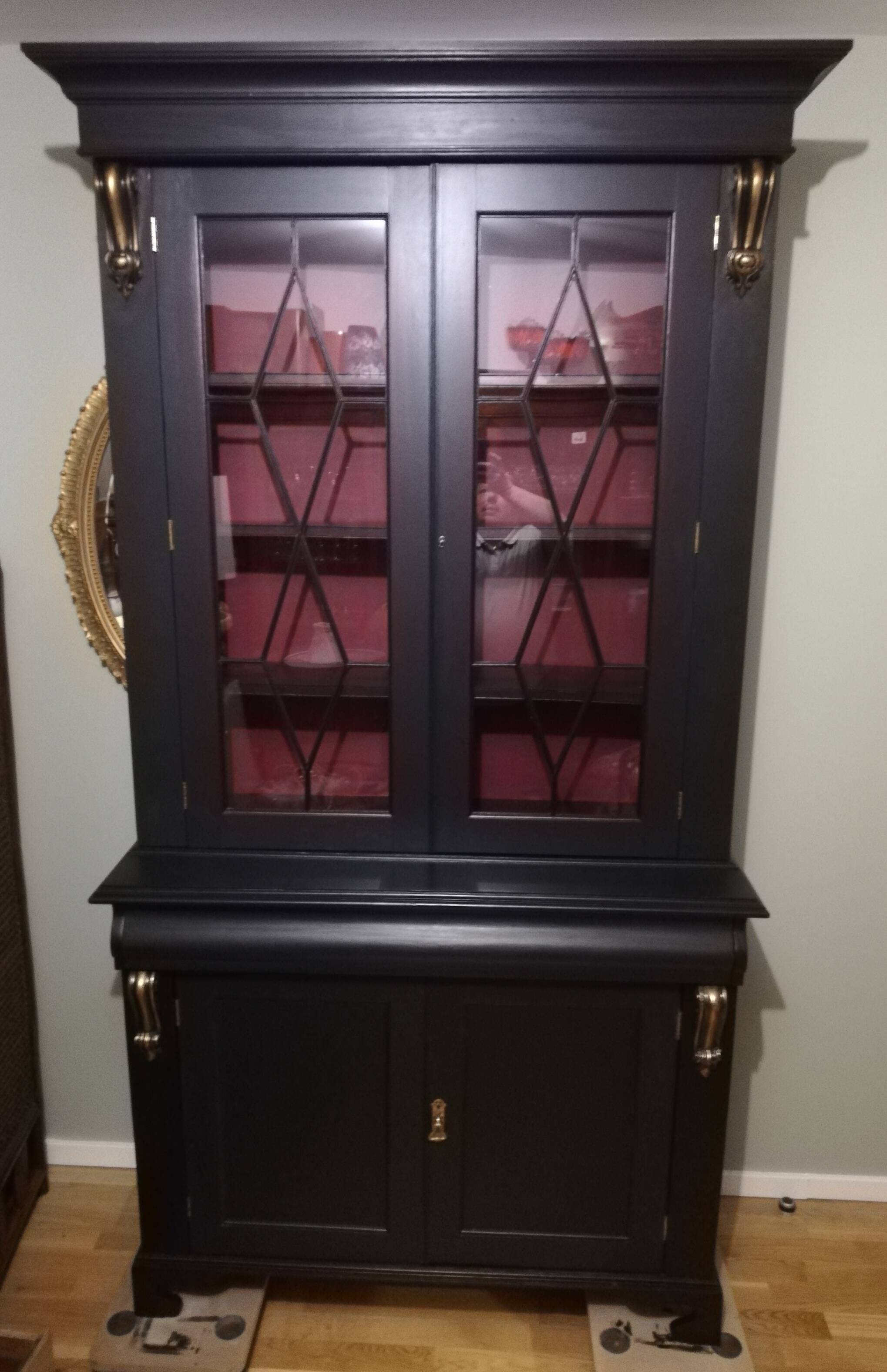 English library display case height 225cm