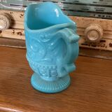 Pichet en opaline