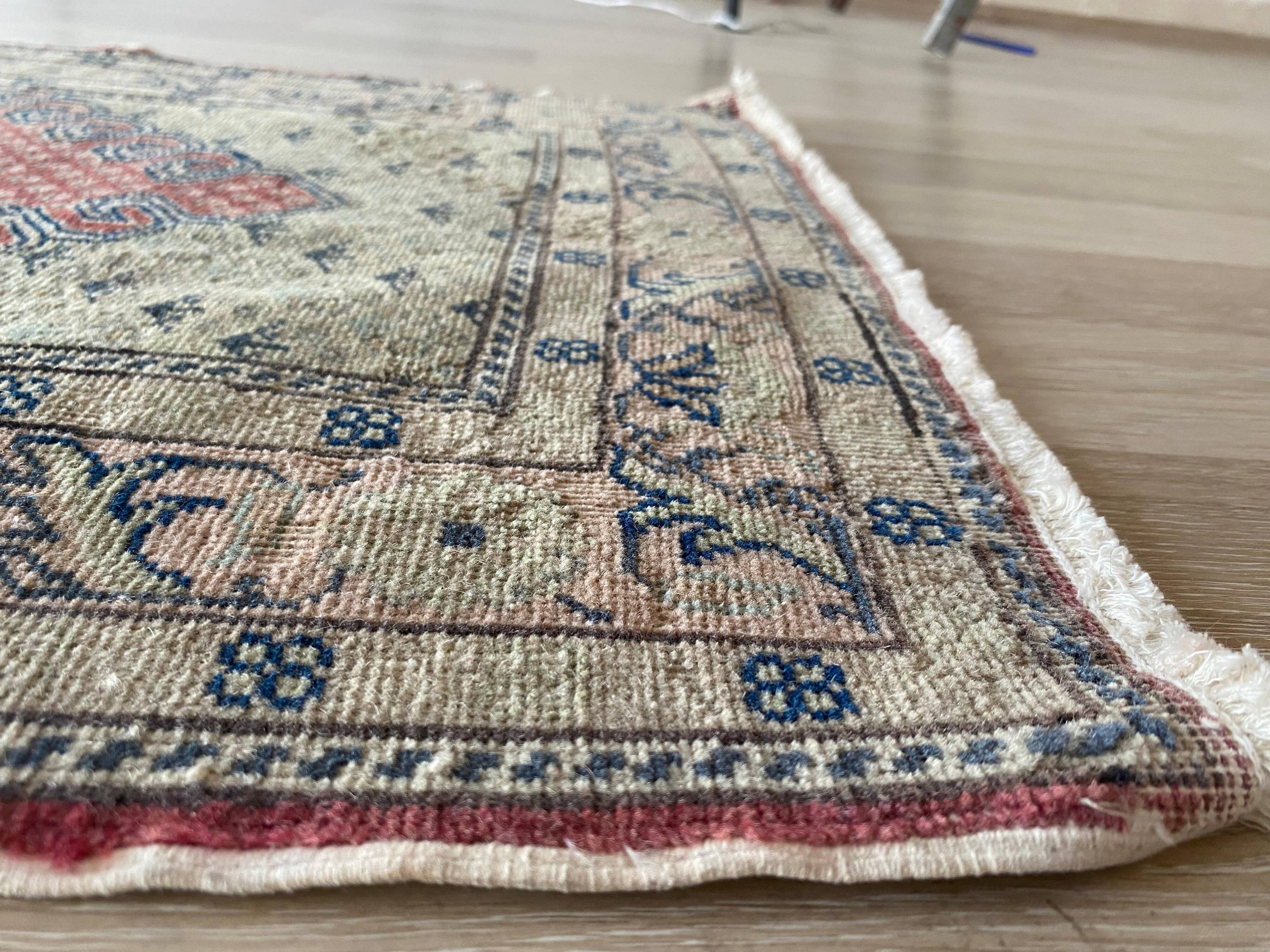 Small Vintage Rug – Hand-Knotted Turkish Rug 58x100 Cm