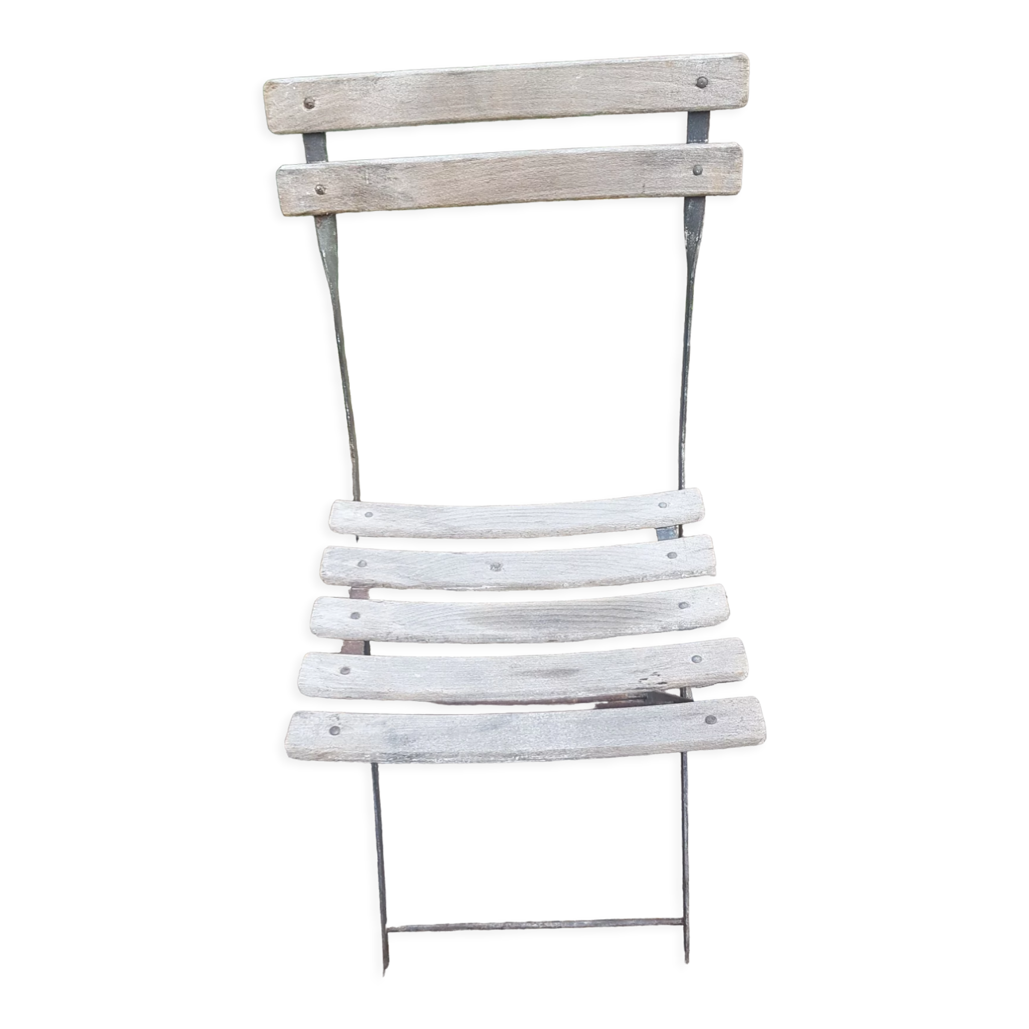 Folding bistro chair with slats