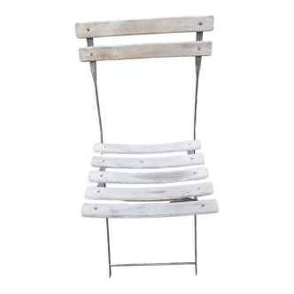 Folding bistro chair with slats