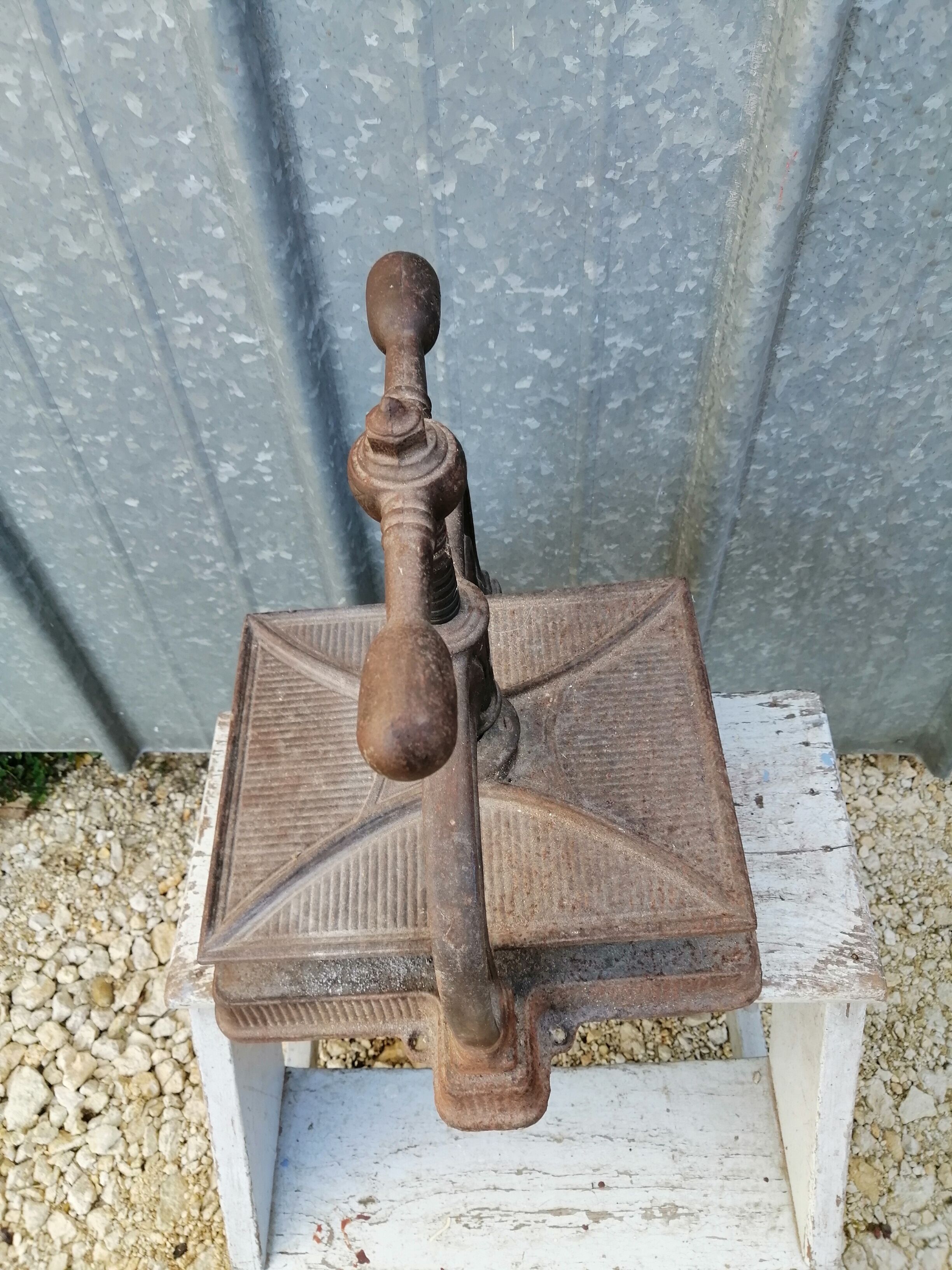Presse de notaire en fonte