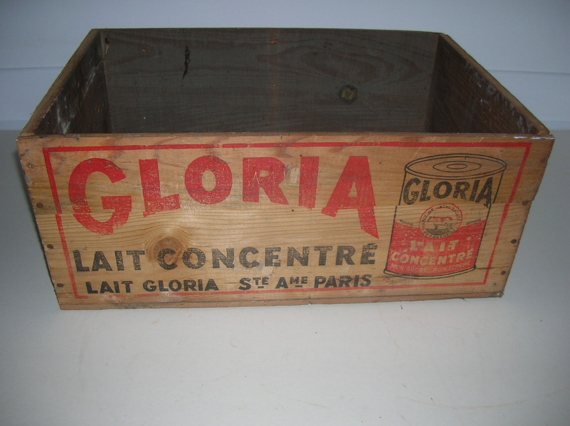 Gloria wooden crate