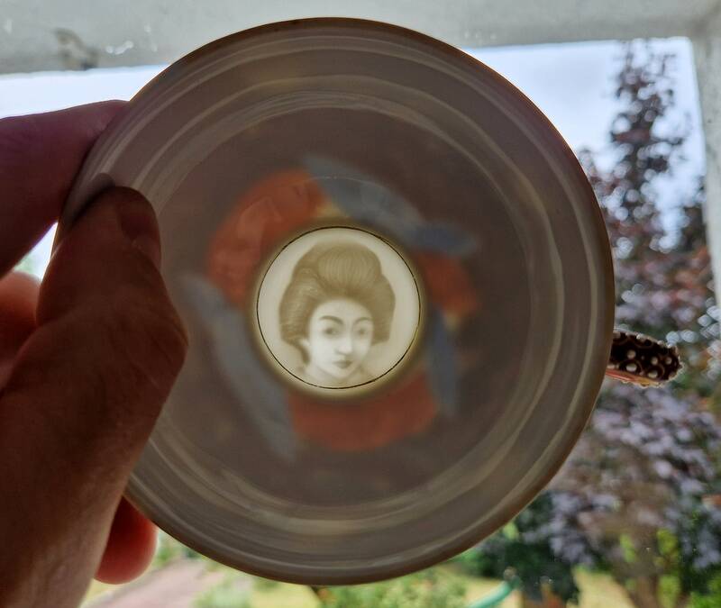 Beautiful Dainan porcelain tea/coffee service - Polychrome porcelain with relief decoration of dragons