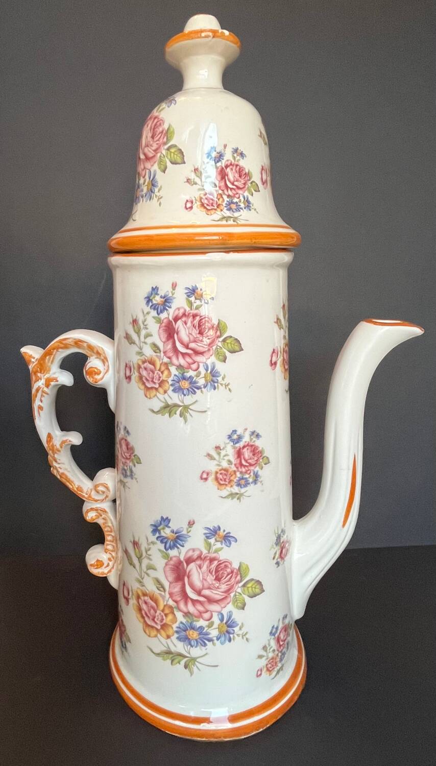 Verseuse en céramique de Capodimonte