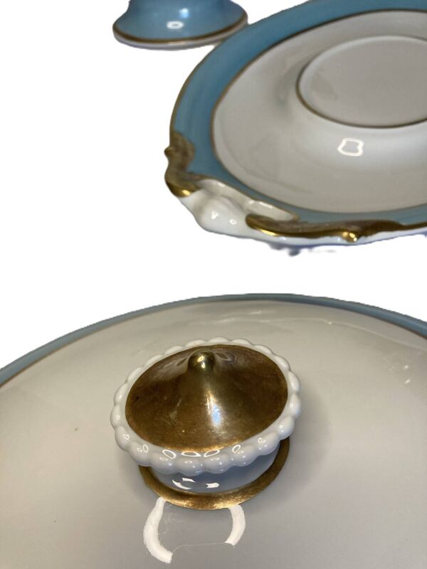 Limoges, Soupière sur présentoir porcelaine début XXème