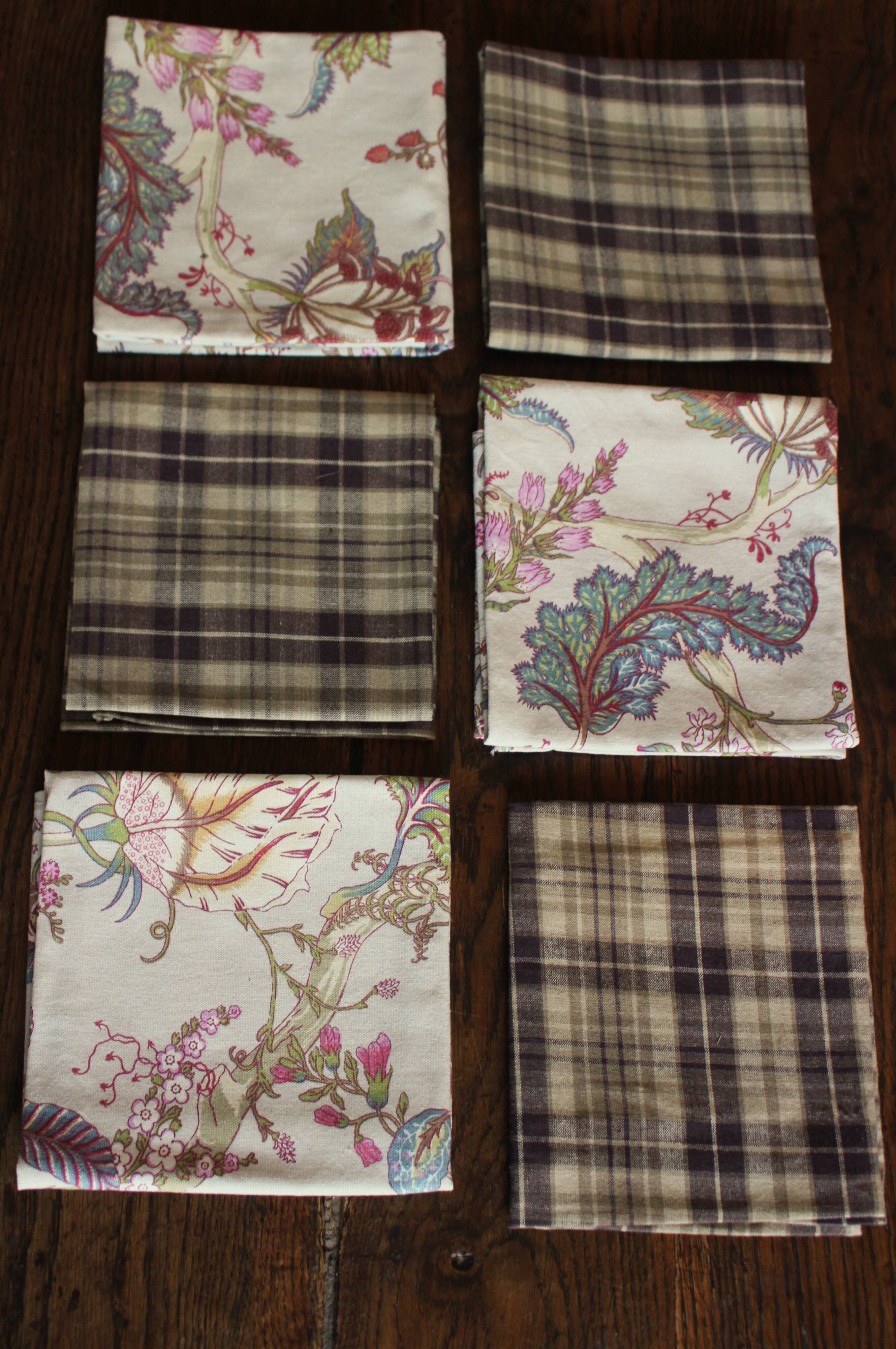 6 brown checkered napkins with vintage floral print