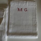 Set de 6 serviettes en lin caviar 1930 brodées MG rouge 65 x 85