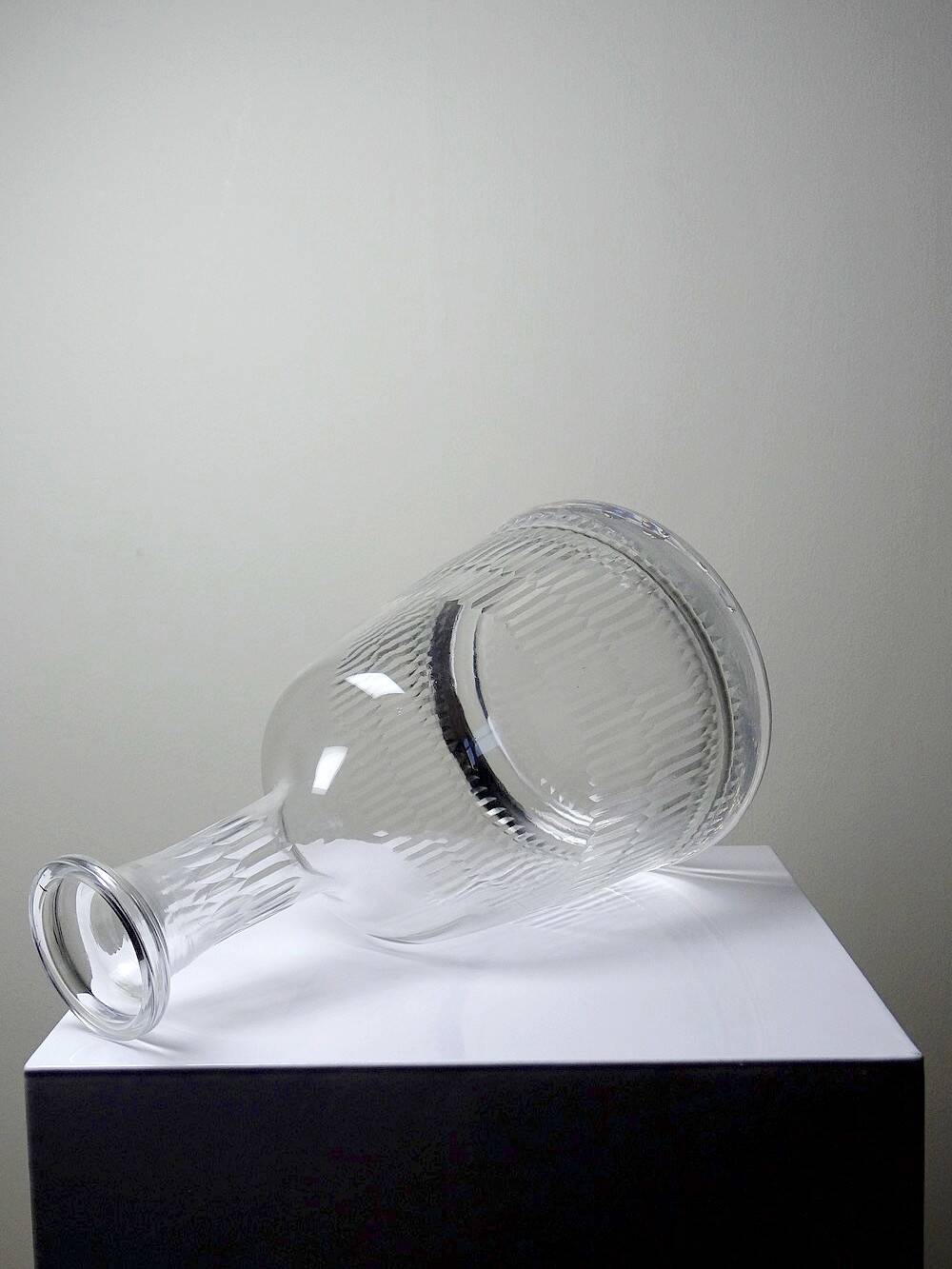 Large vintage/antique chic cut glass decanter/wine carafe