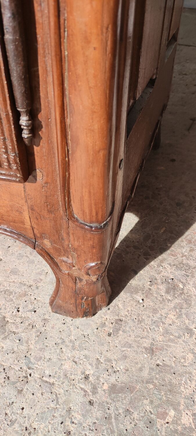 Louis xv walnut sideboard 18th century, Basque support buffet