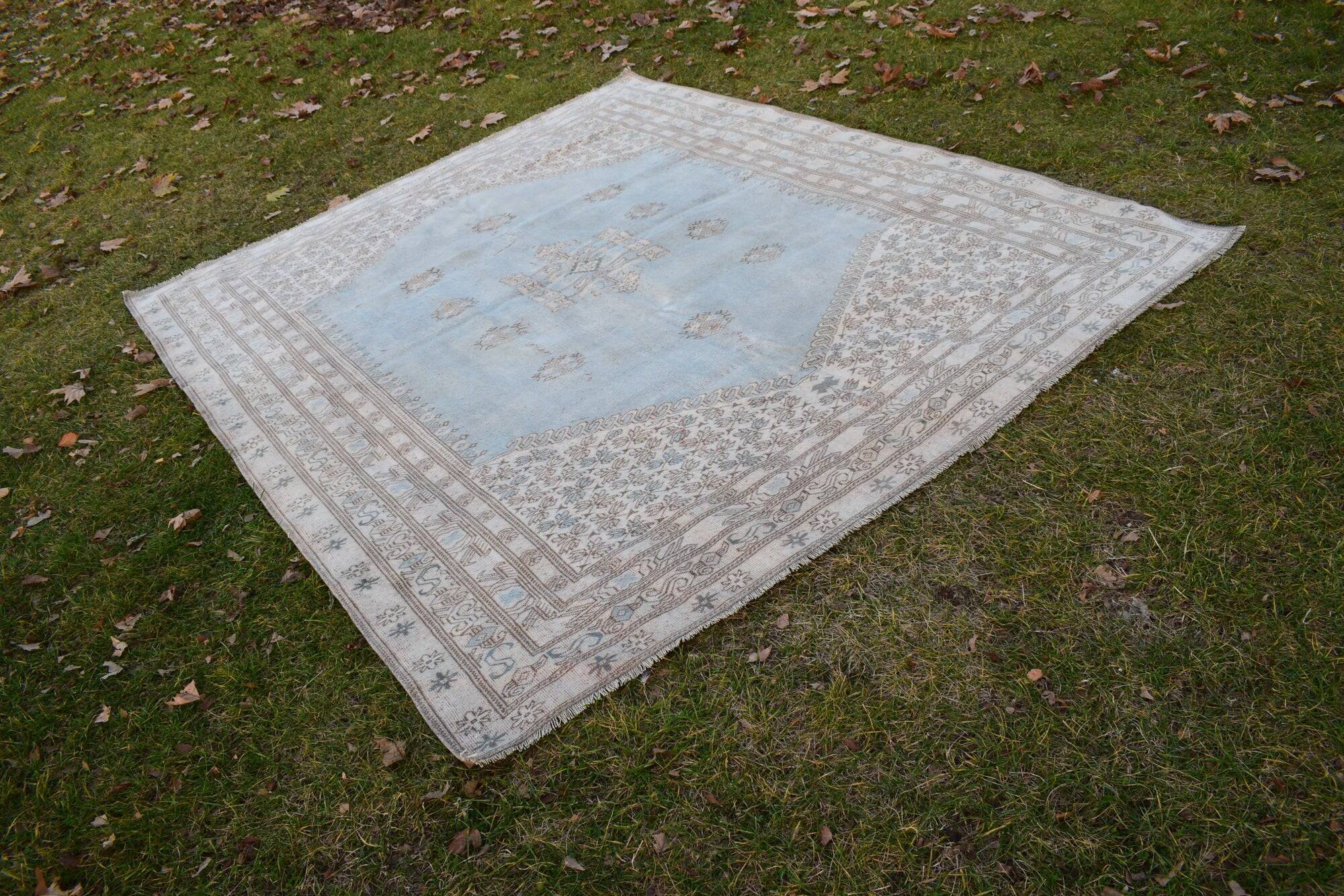 Vintage Turkish Oushak rug 212x265 cm