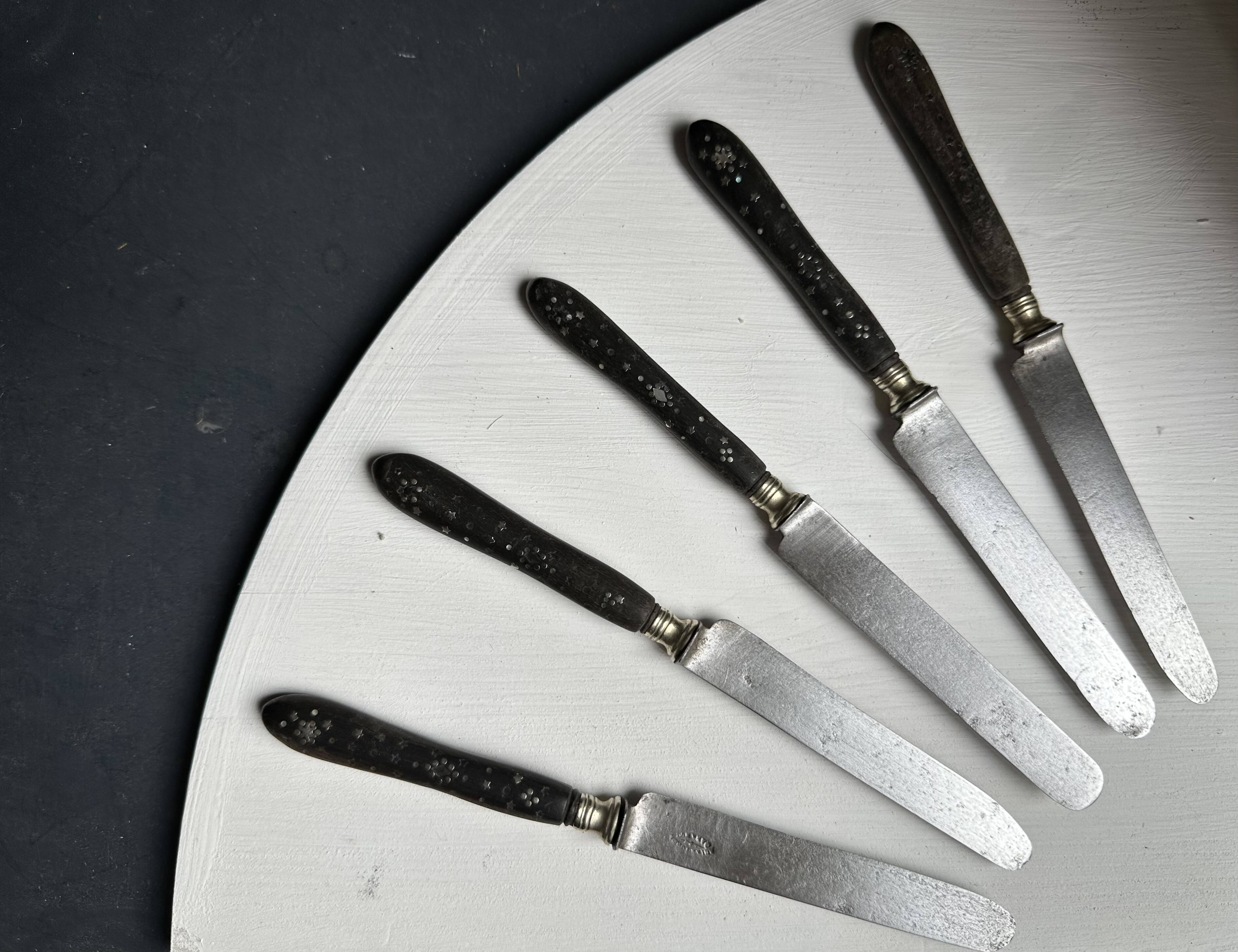 Set of 5 antique table knives in inlaid ebony, circa 1900.