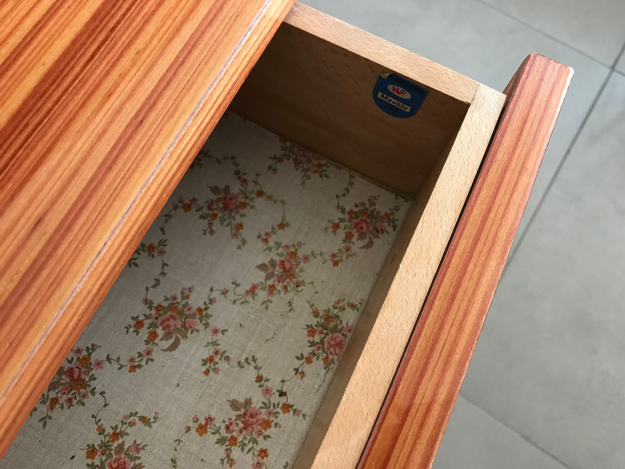 Chevet table in bois massive drawer decor de marquetry and fleur - vintage 60/70 years