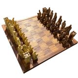 Imposant jeu d'échecs signé CJ