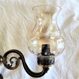 Wall lamp with vintage smoked engraved globe