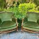 Paire de fauteuils vintage en bois massif et velours vert