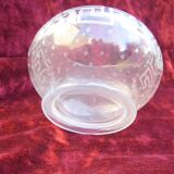 Vase boule en cristal décor gravé XIX ème siècle