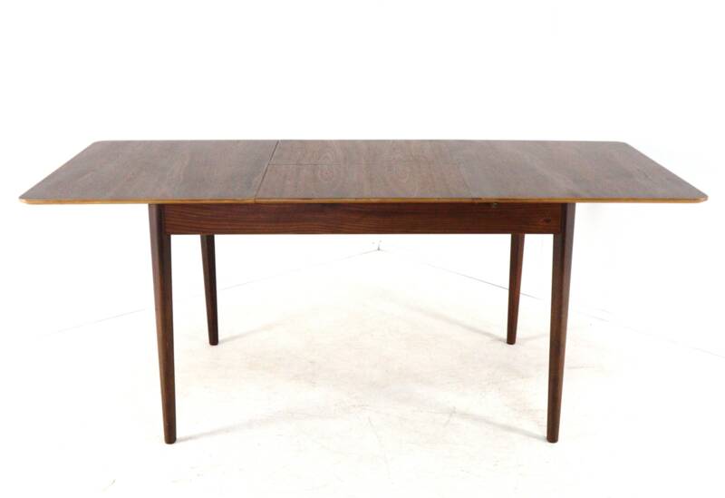 Rectangular Extendable Dining Table "Nichtevecht"