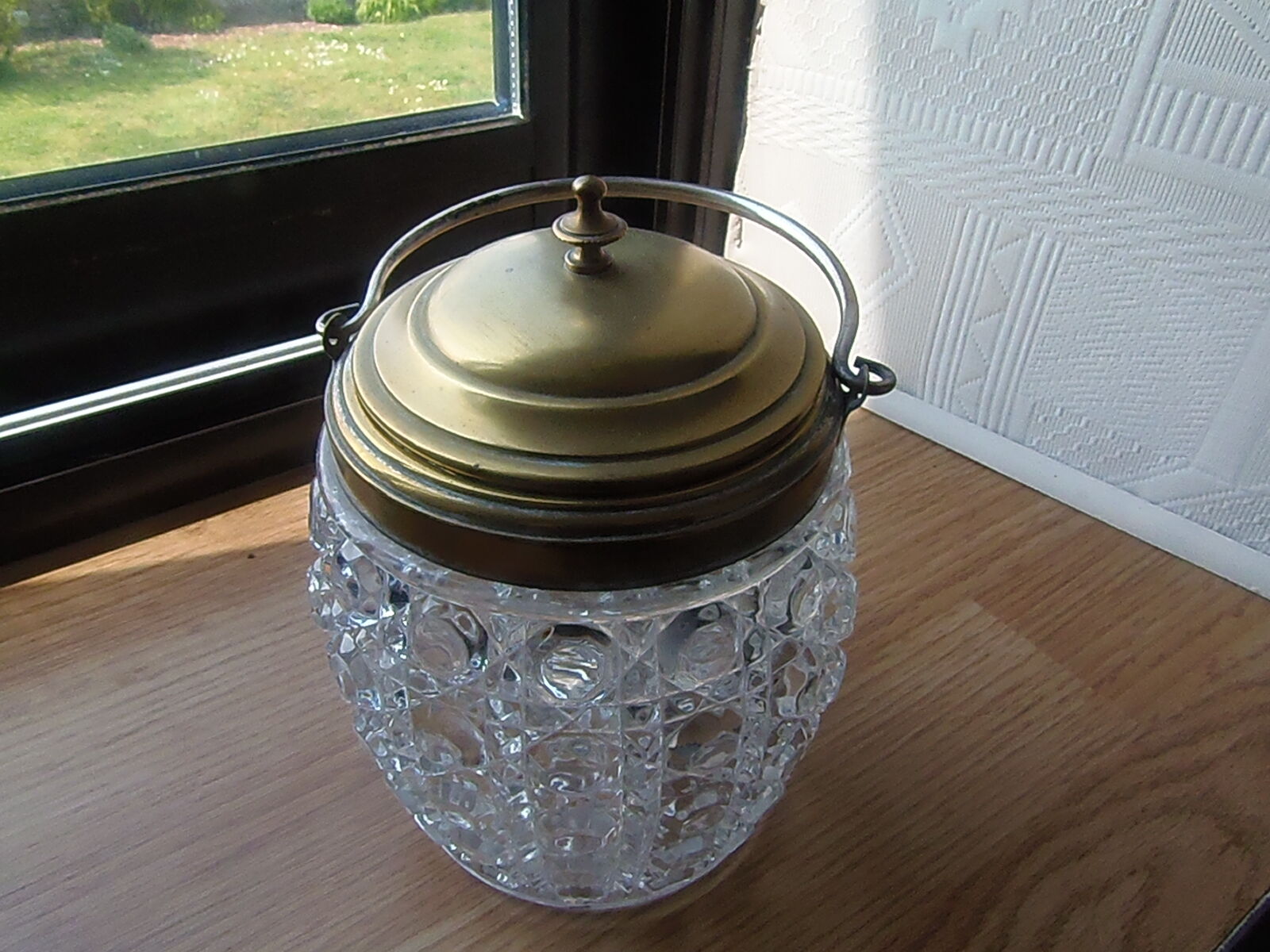 Baccarat cake jar