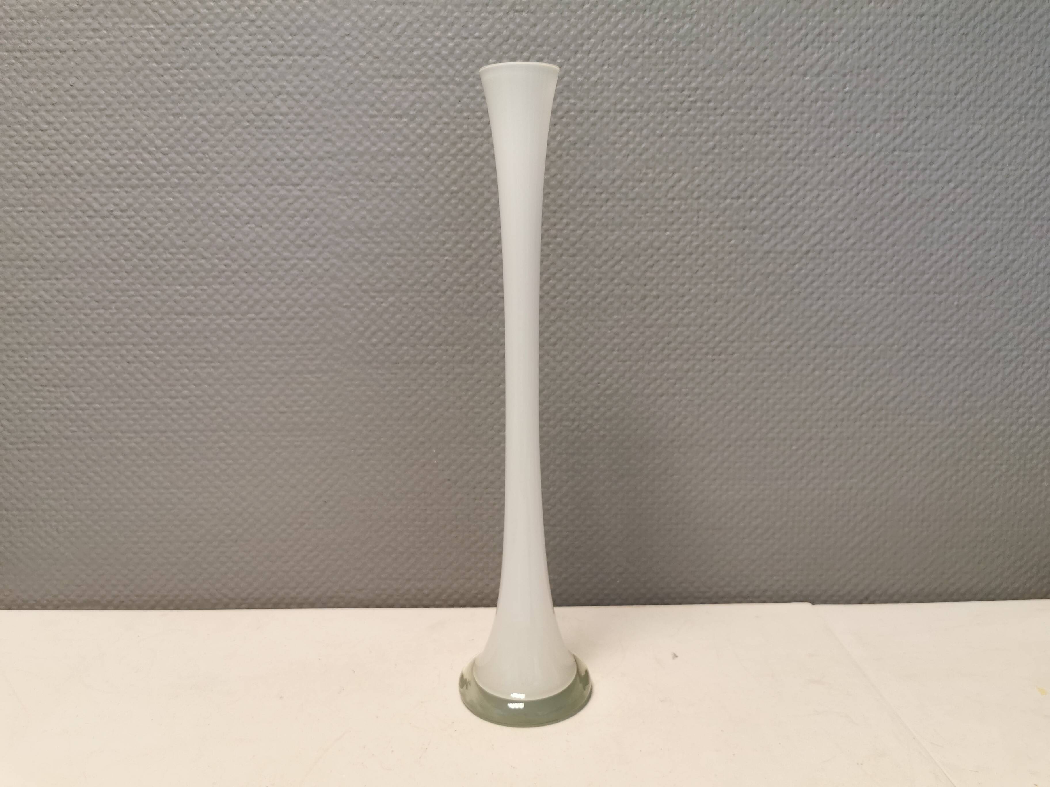 Tall, slim glass vase, in double layer glass (translucent and milky white)