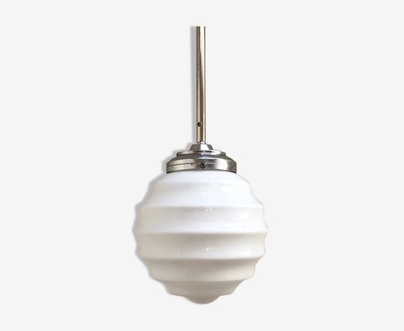 Suspension opaline, circa 1960
